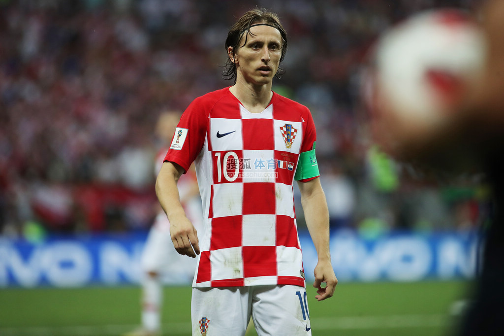 手感爆棚！新疆外援纳托尔半场7中6贡献15分